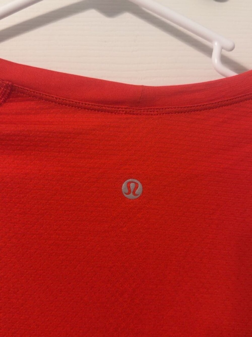 Lululemon Red Long Sleeve Athletic Workout Top Size 12/14 - Picture 3 of 3